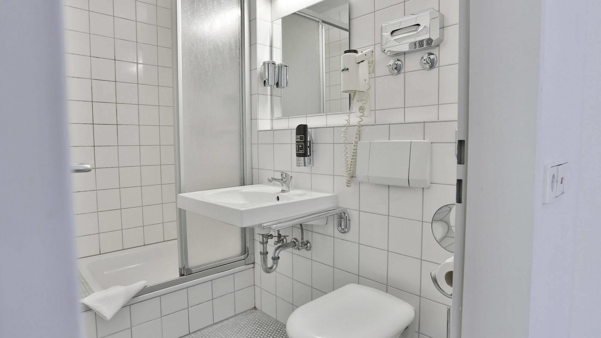 Hotel Maurer Karlsruhe Eksteriør bilde